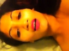 Desi girl fingering and moaning loudly