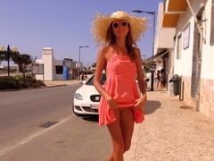 Katya Clover – City Walk